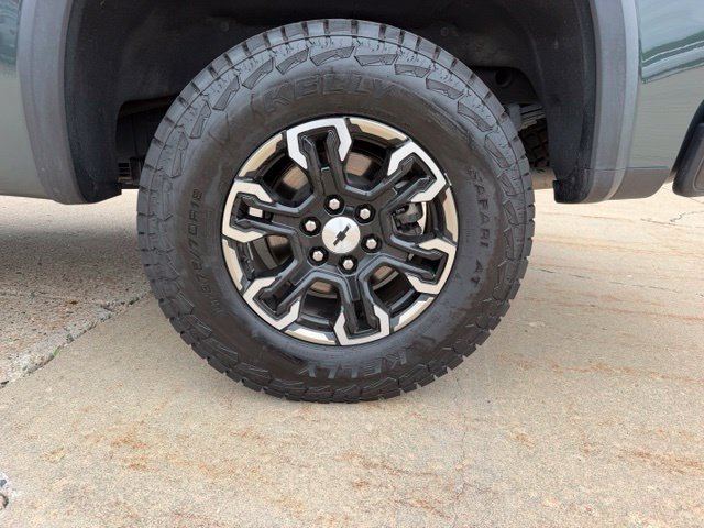 Used 2025 Chevrolet Silverado 1500 ZR2 w/ Technology Package AWD/4WD image 13