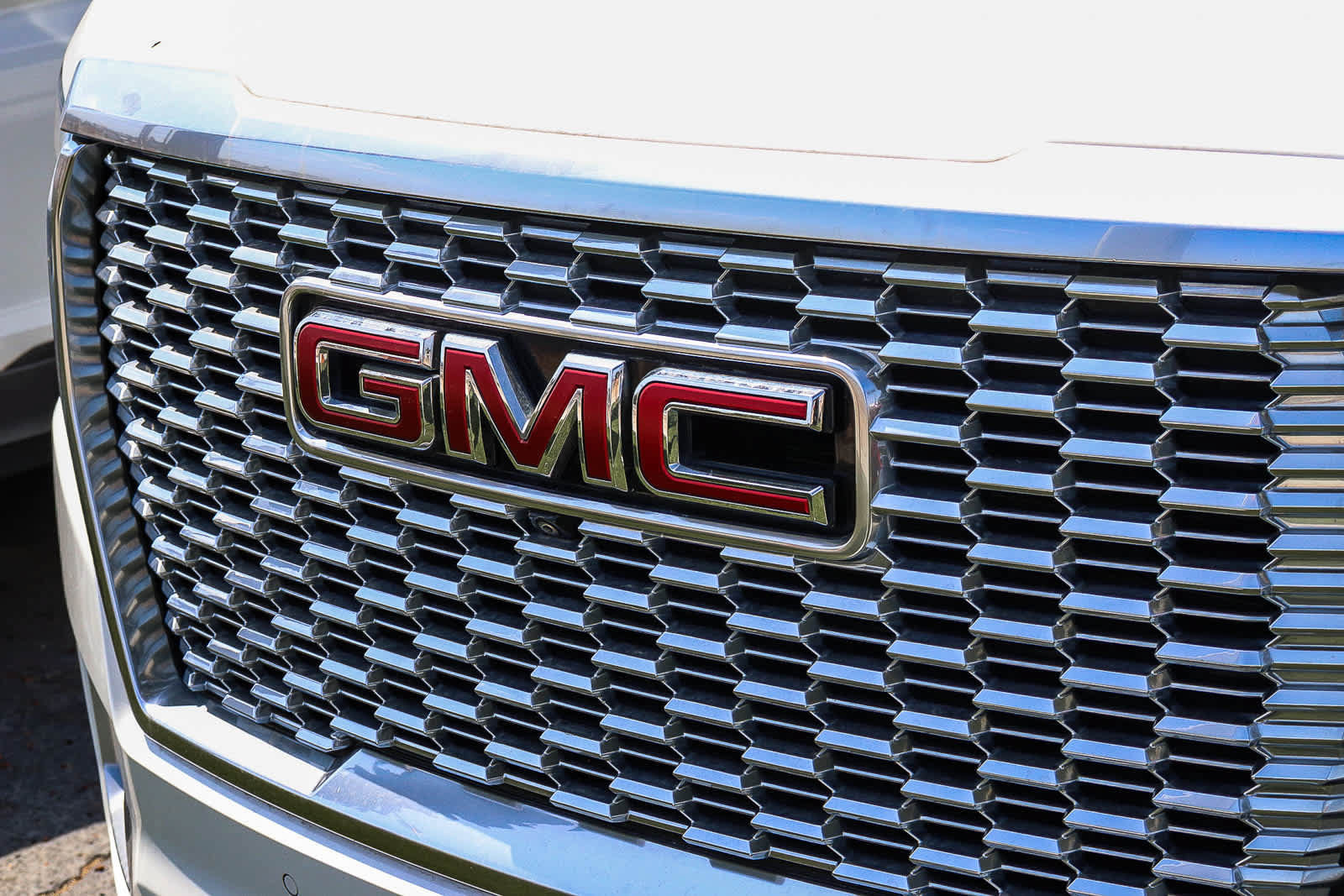 Used 2021 GMC Yukon XL Denali w/ Denali Ultimate Package AWD/4WD image 3