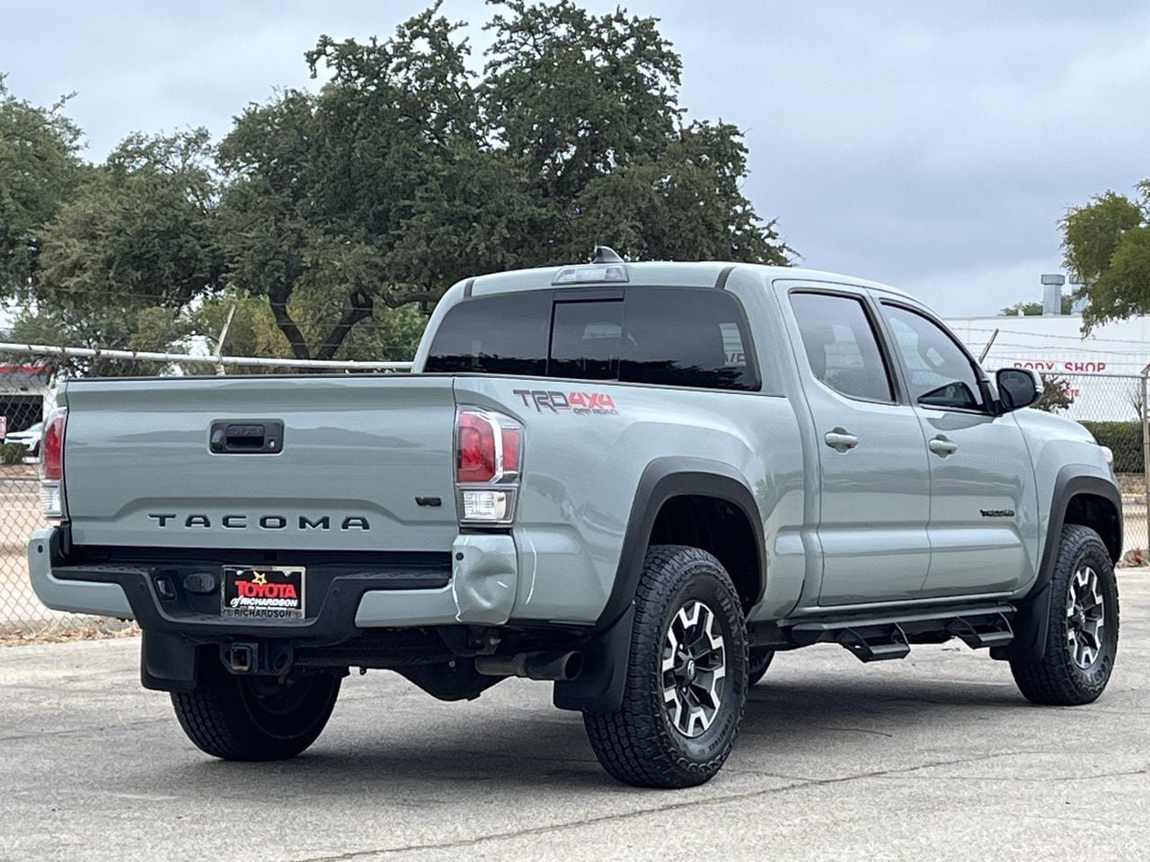 Used 2022 Toyota Tacoma TRD Off-Road w/ Technology Package AWD/4WD image 4