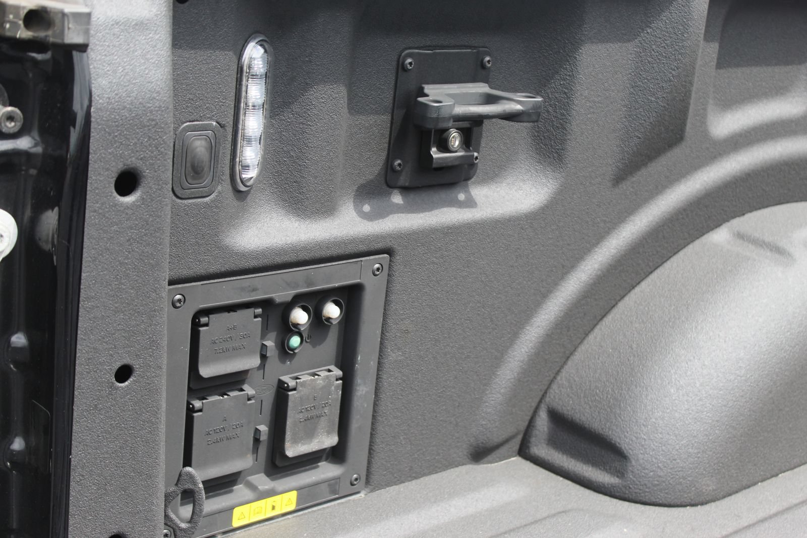 Used 2023 Ford F150 Lightning Platinum AWD/4WD image 22
