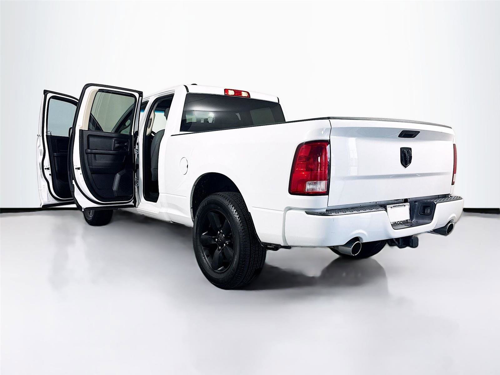 Used 2018 RAM 1500 Express RWD image 34