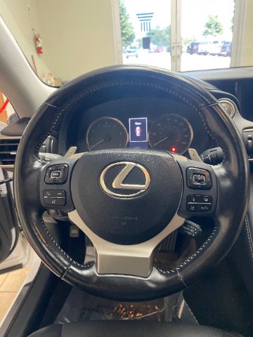Used 2018 Lexus IS 300 AWD image 18