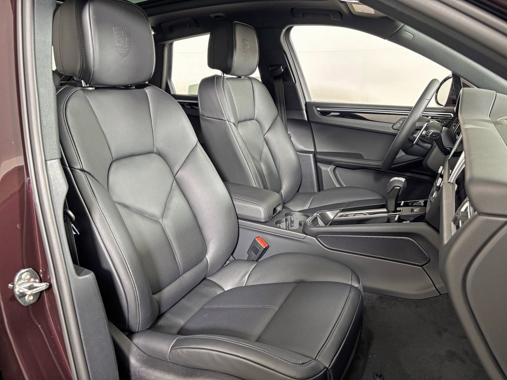 New 2026 Porsche Macan image 38