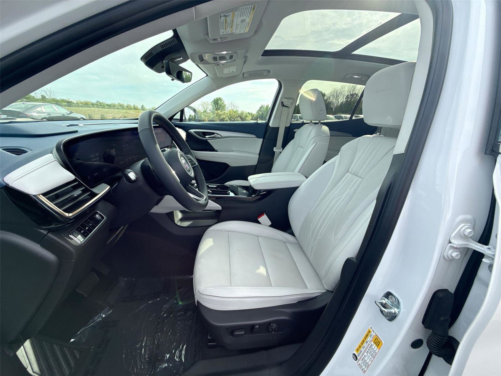 Used 2024 Buick Envision Avenir image 13