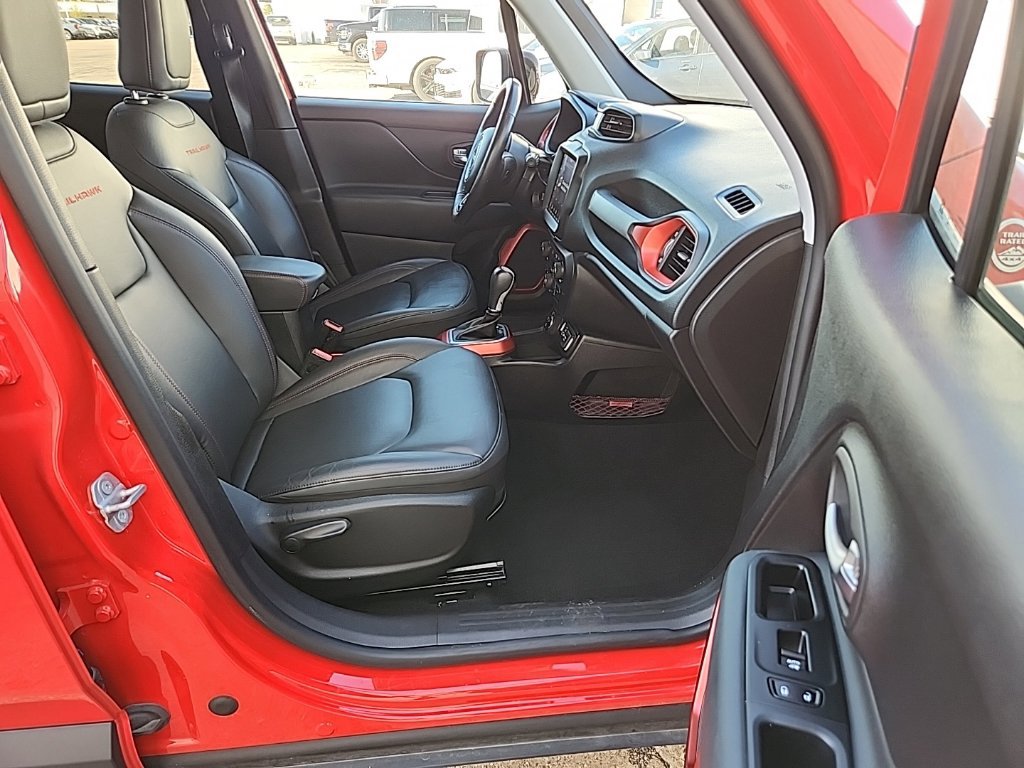 Used 2022 Jeep Renegade Trailhawk AWD/4WD image 34
