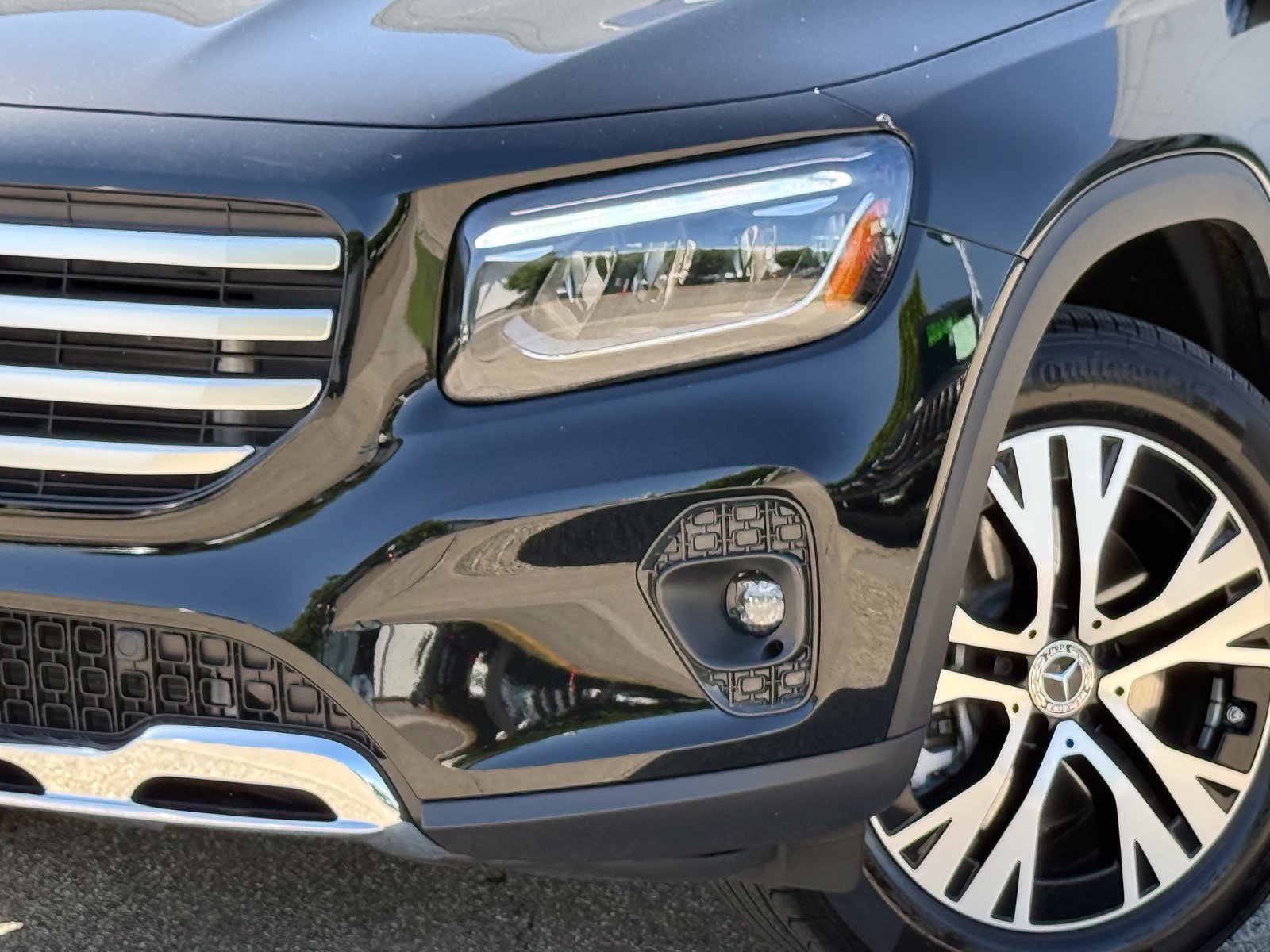 Used 2026 Mercedes-Benz GLB 250 image 3