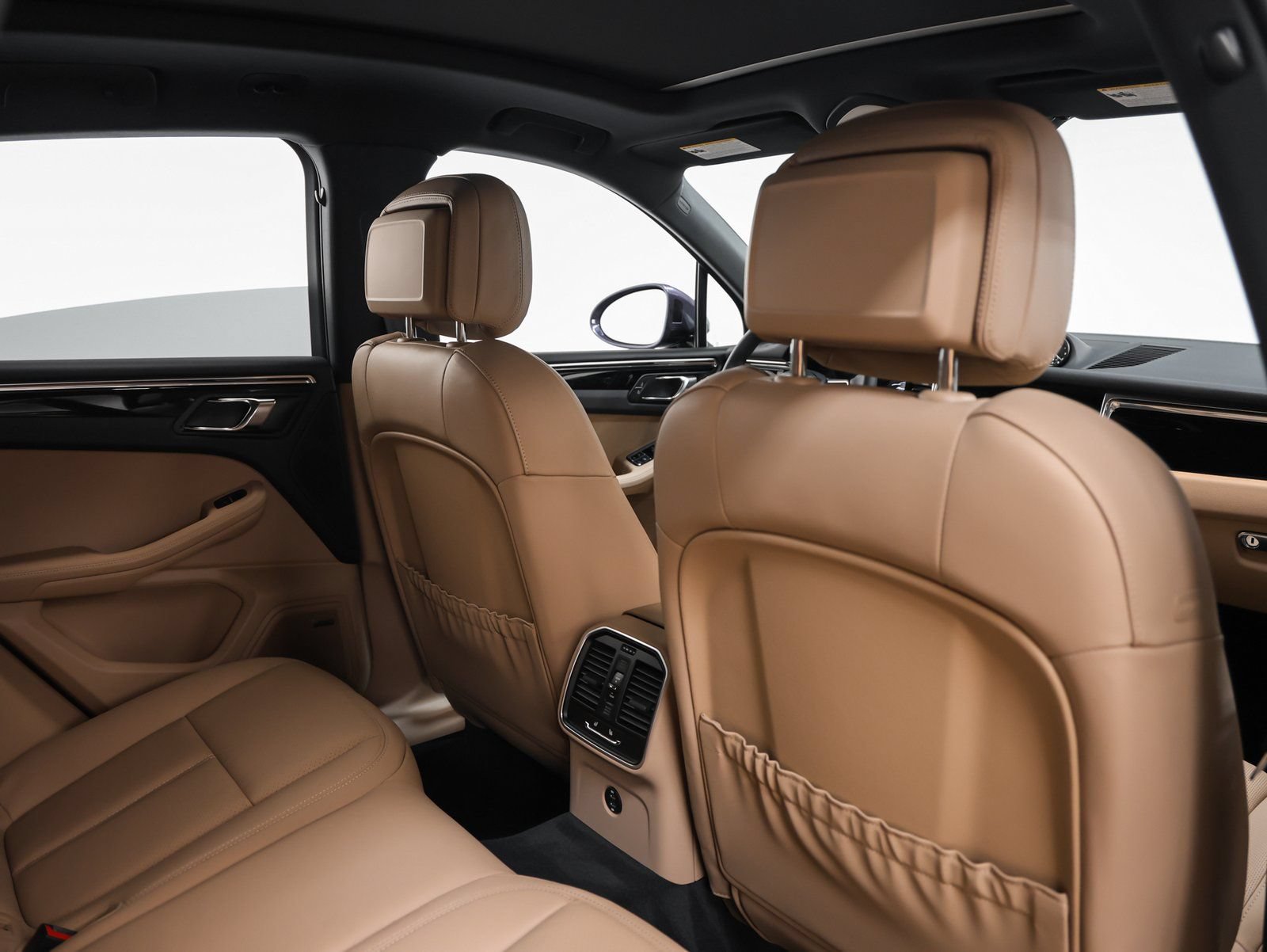 Certified 2026 Porsche Macan AWD/4WD image 23