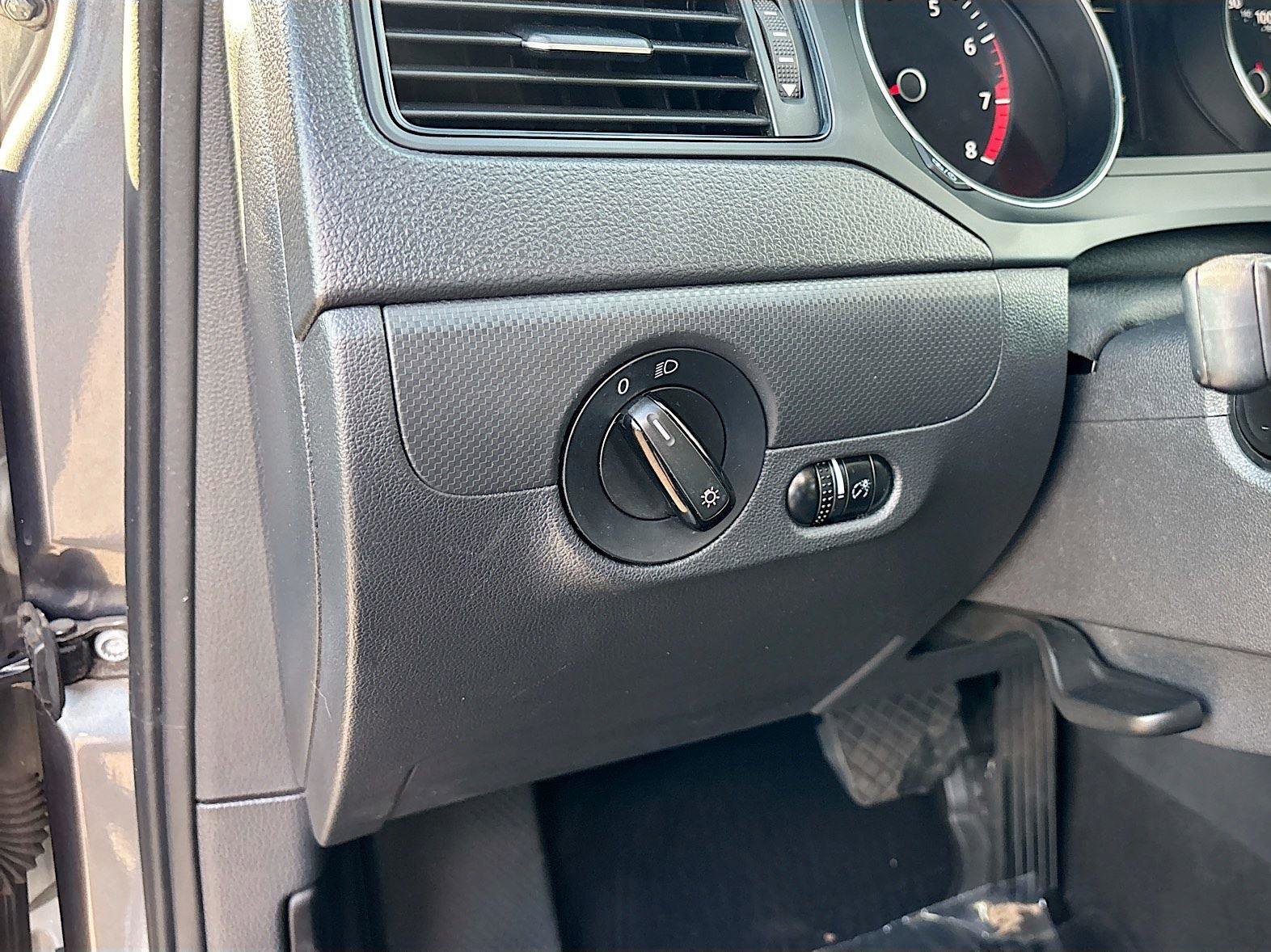 Used 2015 Volkswagen Jetta S w/ Welcome Package image 10