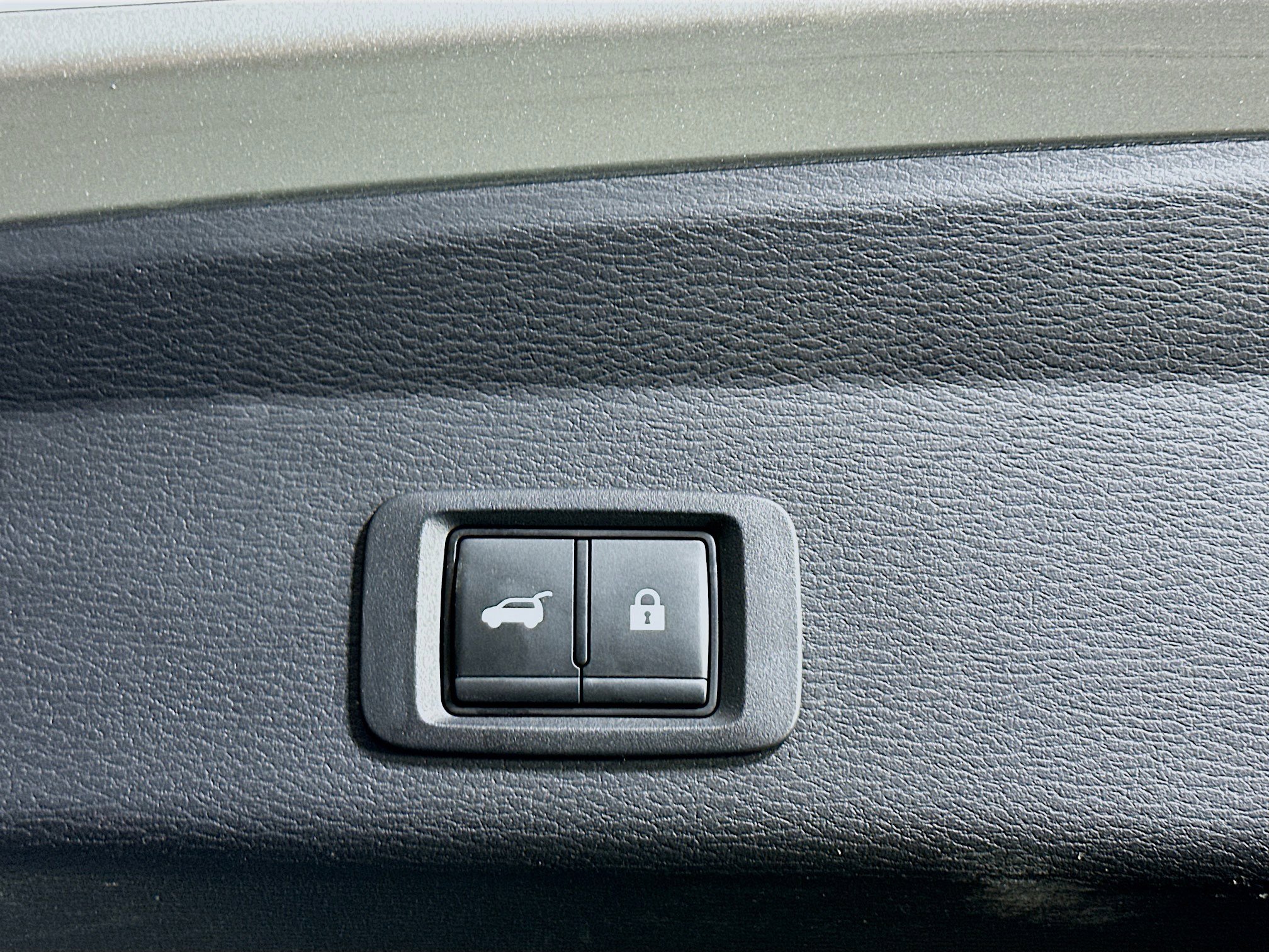 Used 2024 Mitsubishi Outlander SE image 30