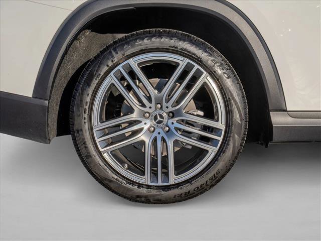 Used 2025 Mercedes-Benz GLS 450 4MATIC image 12
