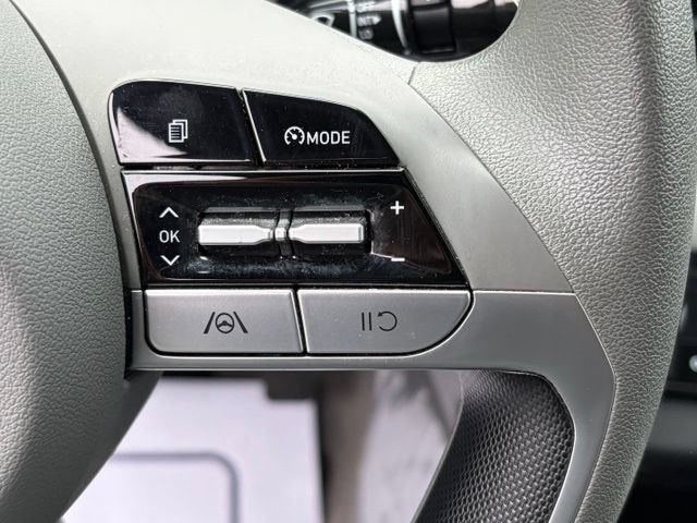 Used 2023 Hyundai Elantra SEL w/ Cargo Package FWD image 17