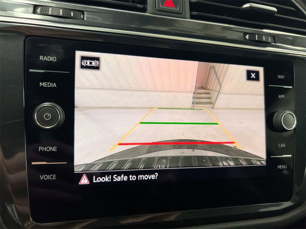 Used 2022 Volkswagen Tiguan SEL R-Line image 15