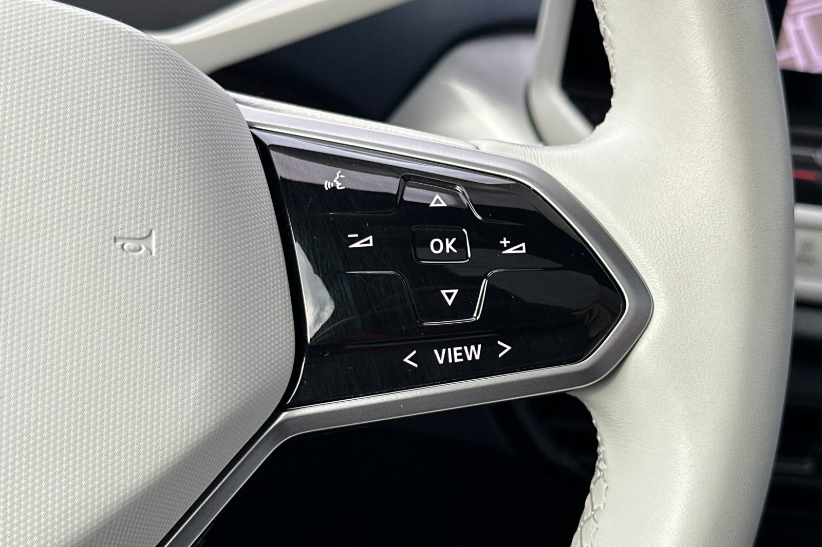 Used 2023 Volkswagen ID.4 Pro S image 28