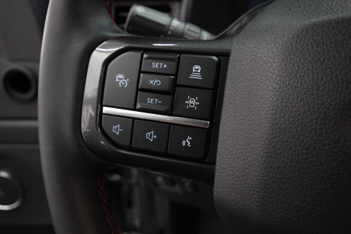 Used 2024 Ford Expedition Limited image 16