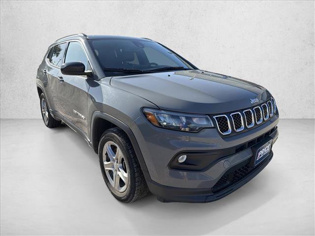 Used 2024 Jeep Compass Latitude AWD/4WD image 7