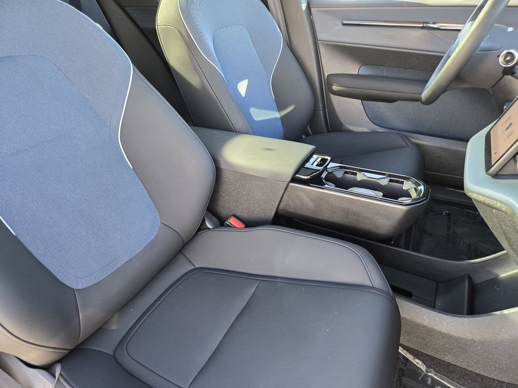 Used 2025 Volvo EX30 Plus w/ Protection Package Premier AWD/4WD image 15