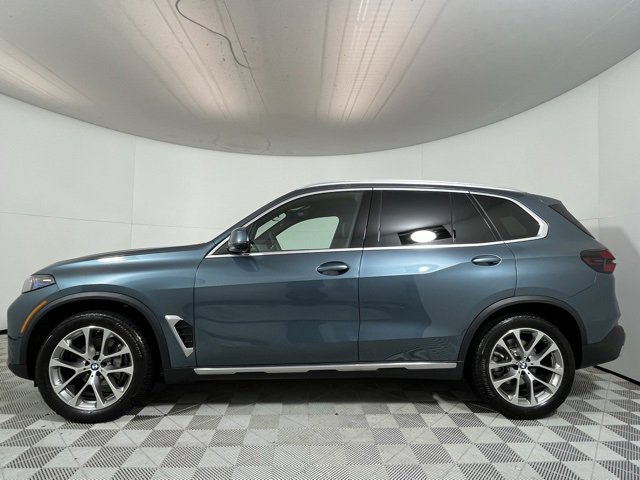 Used 2024 BMW X5 xDrive40i w/ Premium Package image 4