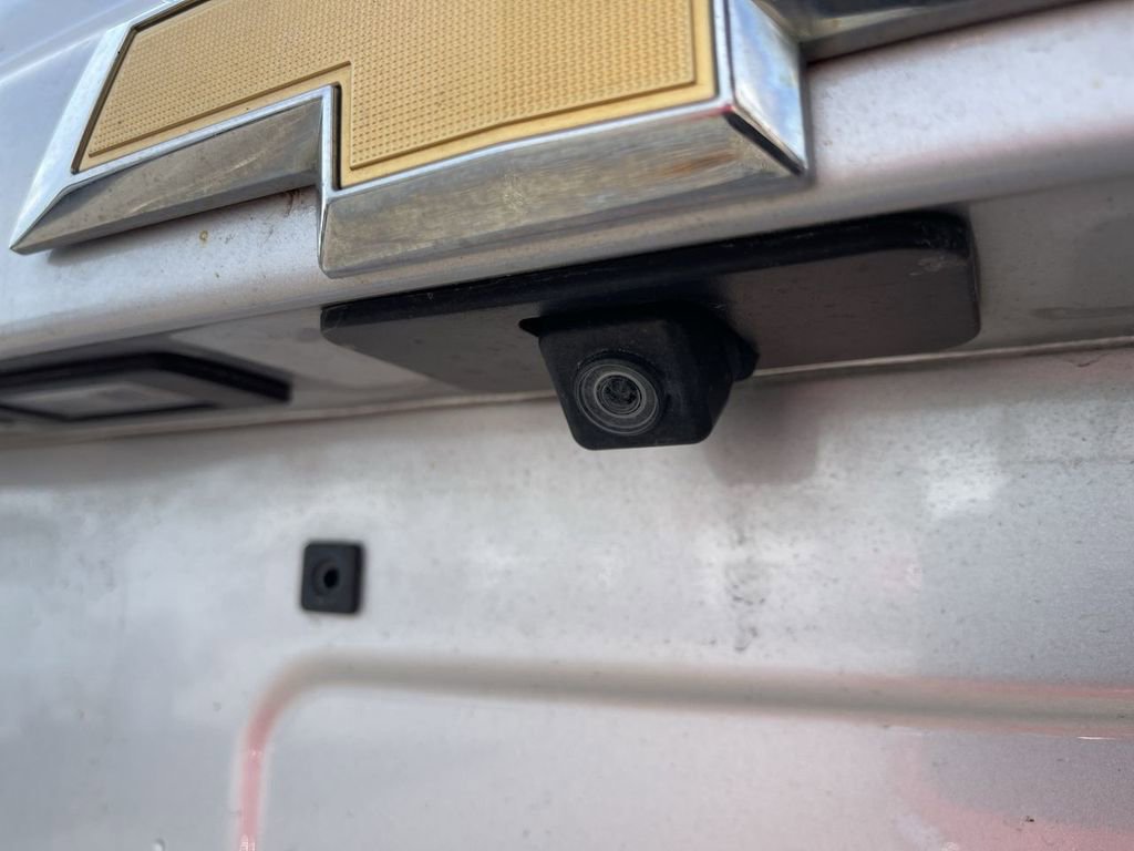 Used 2020 Chevrolet Suburban Premier image 11