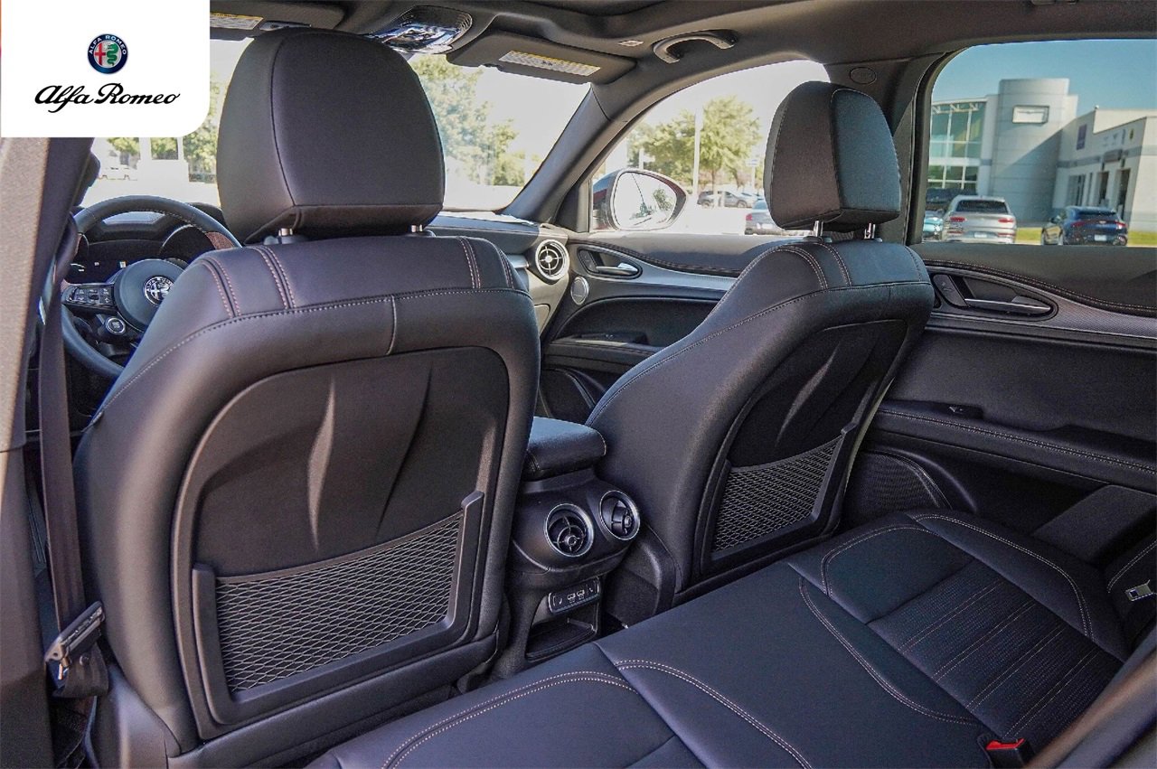New 2025 Alfa Romeo Stelvio Sprint image 24