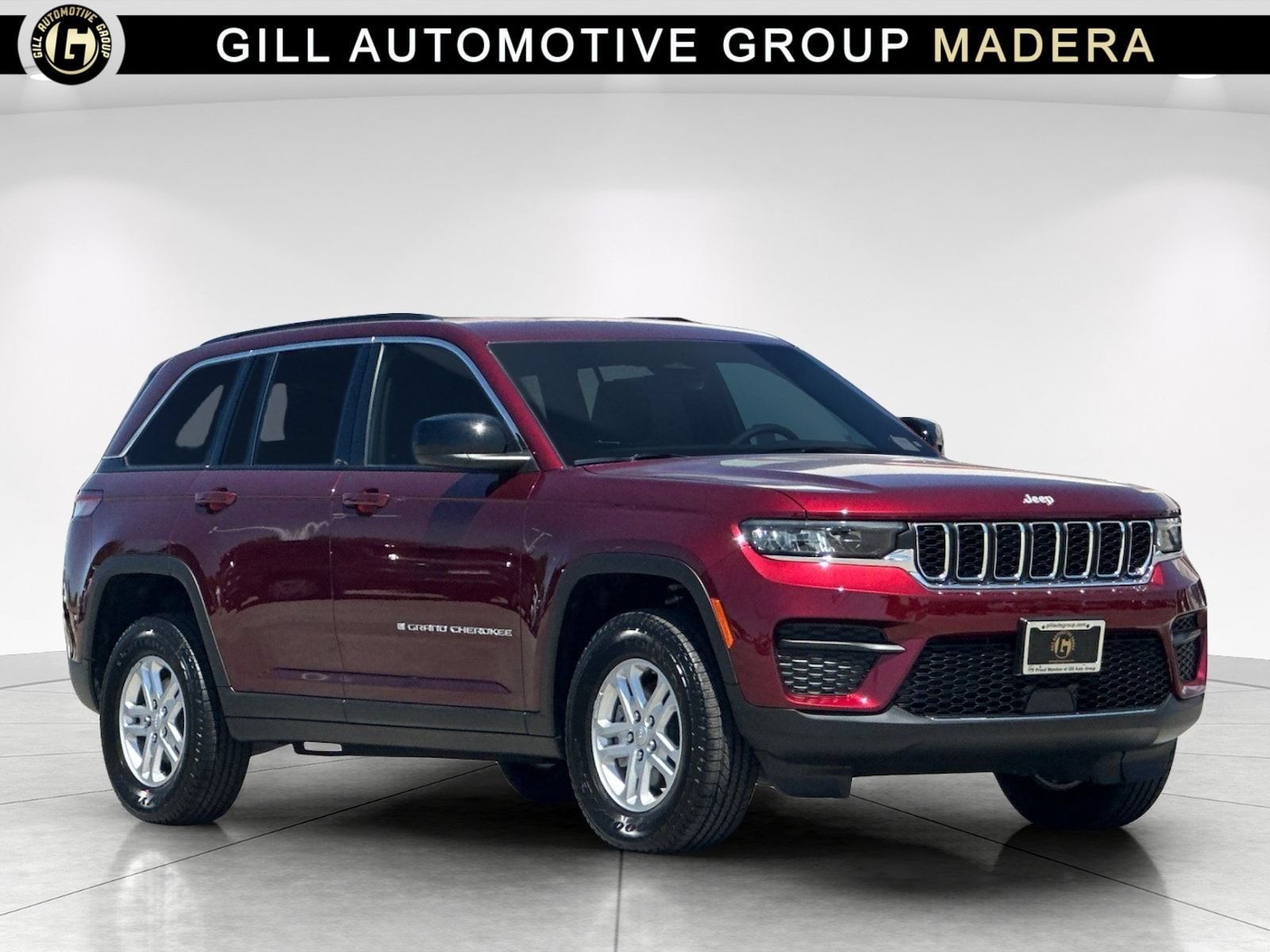 New 2025 Jeep Grand Cherokee Laredo w/ Luxury Tech Group I RWD image 1