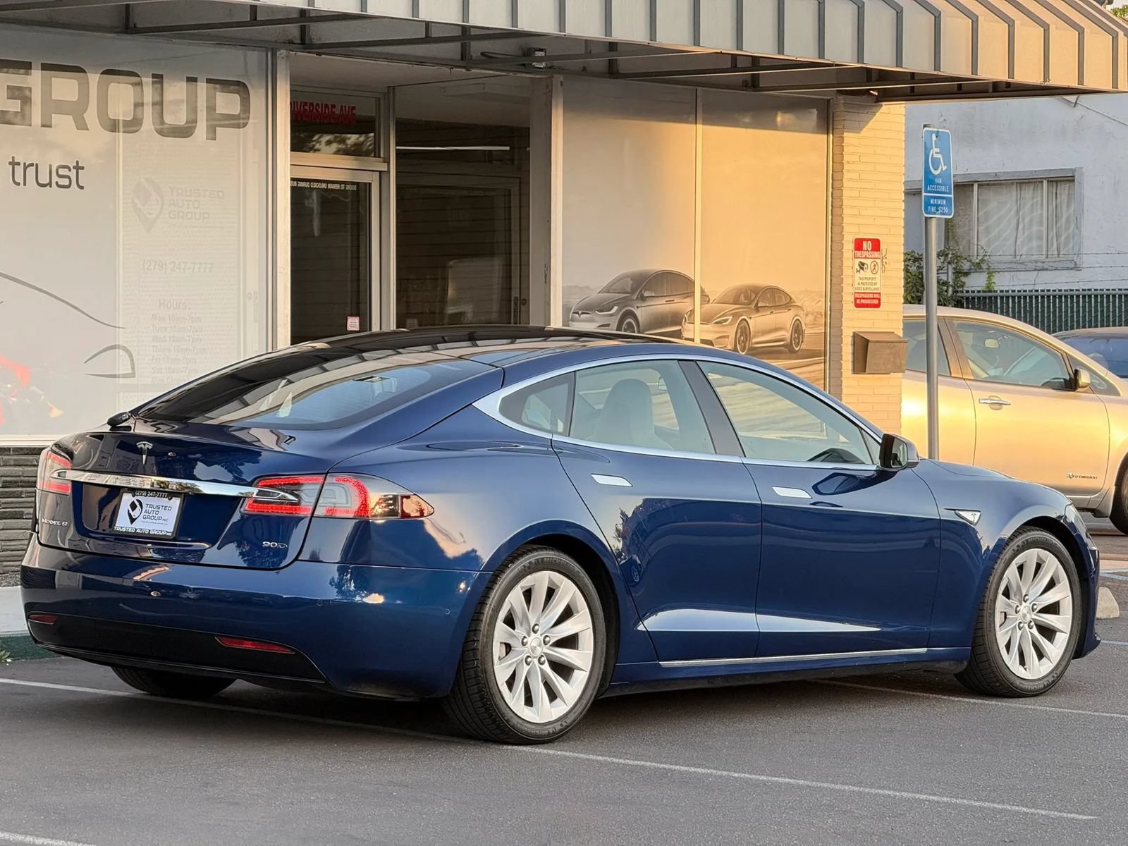 Used 2016 Tesla Model S 90D AWD/4WD image 9