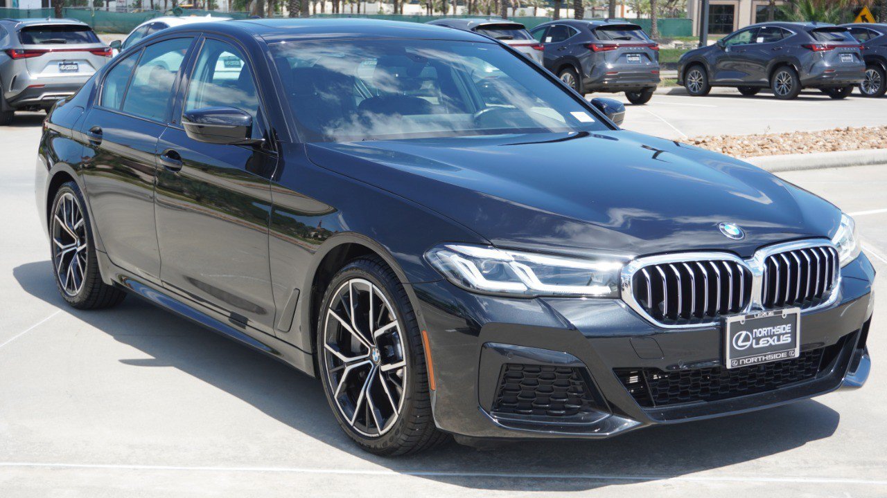 Used 2023 BMW 530i w/ M Sport Package RWD image 3