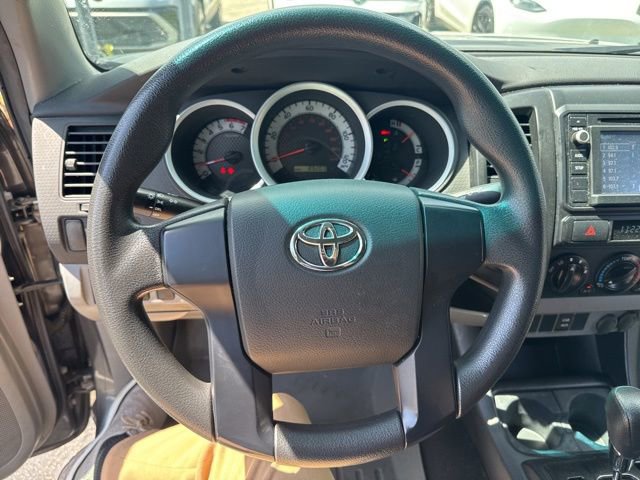 Used 2014 Toyota Tacoma 4x4 Regular Cab image 11