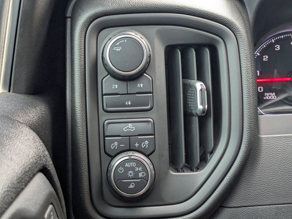 Certified 2022 Chevrolet Silverado 2500 Custom w/ Custom Value Package image 28