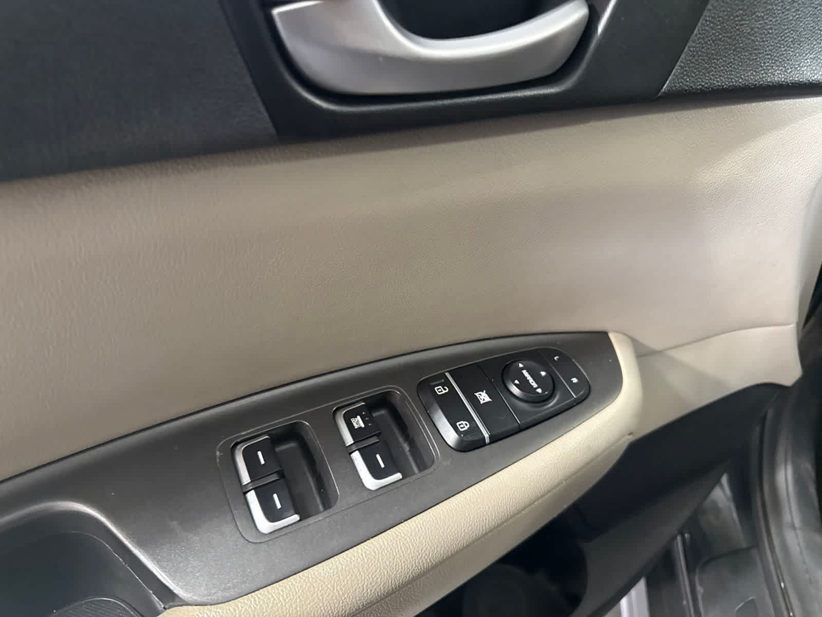 Used 2016 Kia Optima LX w/ Option Group 014 FWD image 15