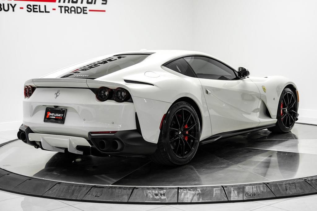 Used 2019 Ferrari 812 Superfast RWD image 9