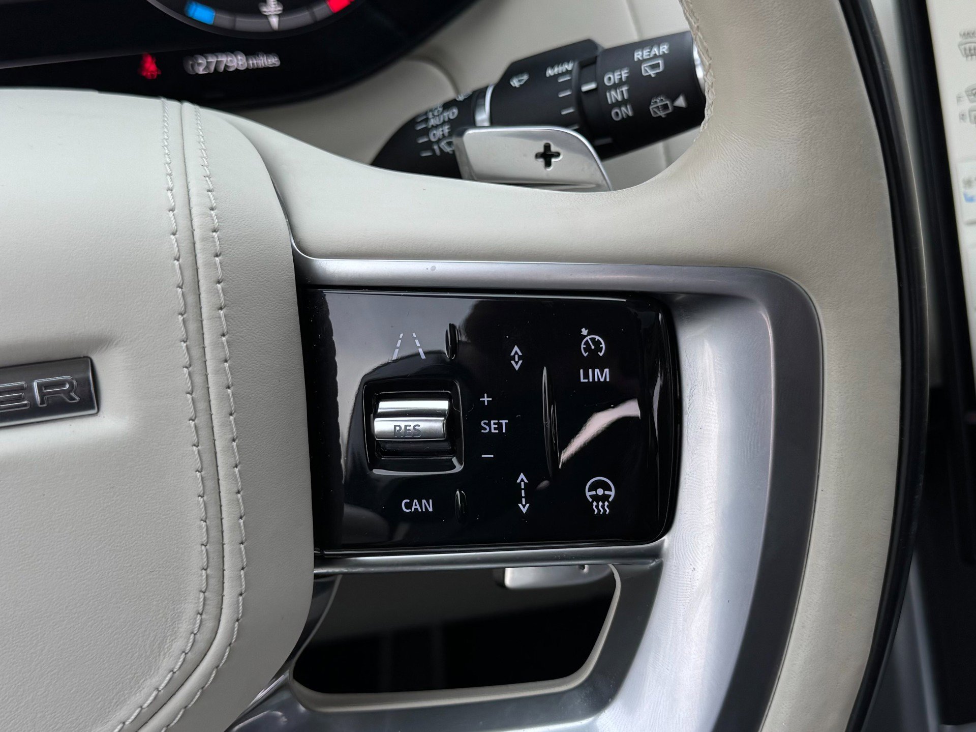 Used 2024 Land Rover Range Rover SE image 54