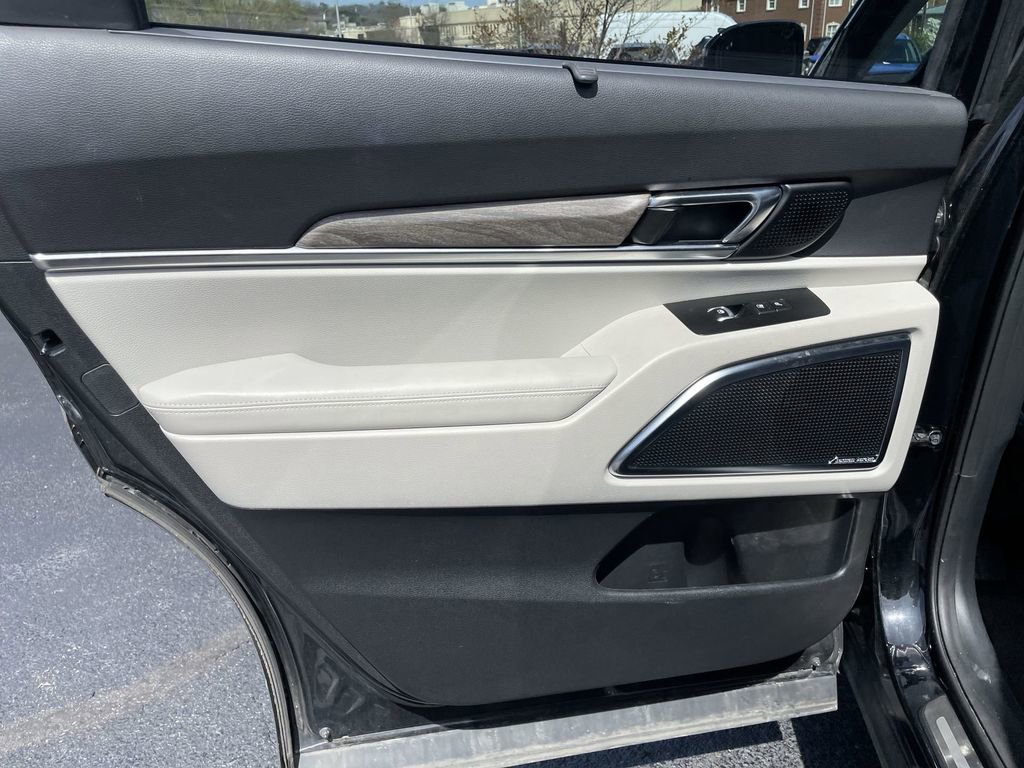 Certified 2021 Kia Telluride SX w/ SX Prestige Package image 23