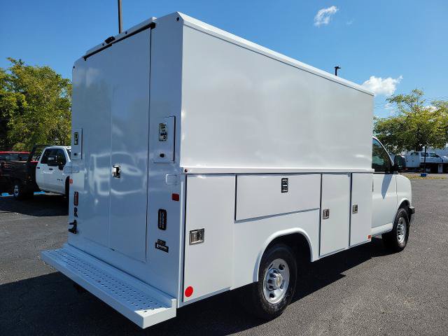 New 2025 Chevrolet Express 3500 w/ Power Convenience Package RWD image 4