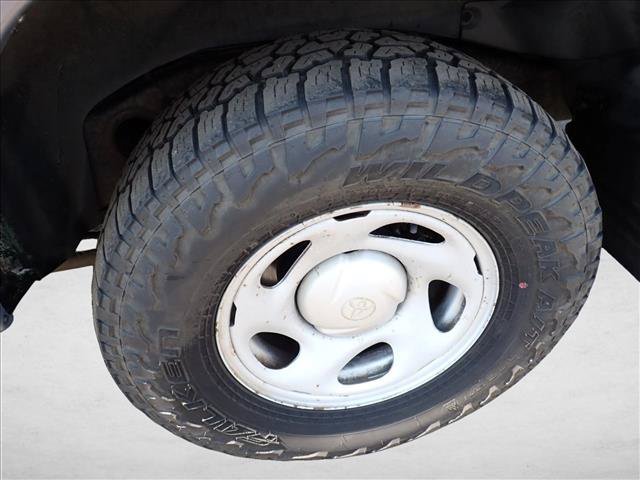 Used 2002 Toyota Sequoia SR5 w/ Convenience Pkg AWD/4WD image 6