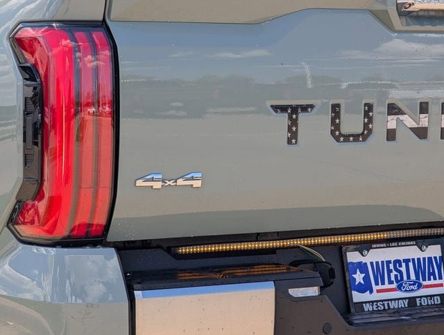 Used 2024 Toyota Tundra Limited AWD/4WD image 8