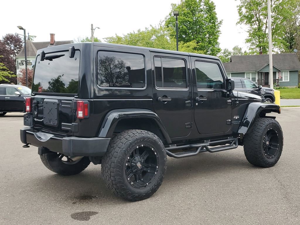 Used 2016 Jeep Wrangler Unlimited Sahara AWD/4WD image 3