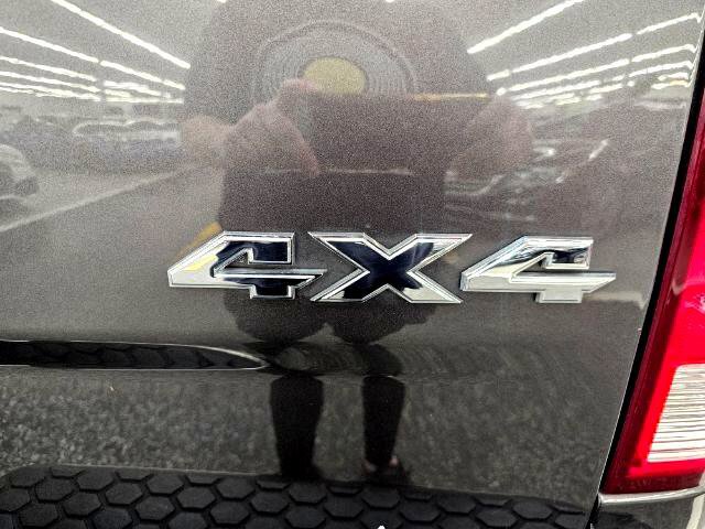 Used 2019 RAM 1500 Classic SLT image 40