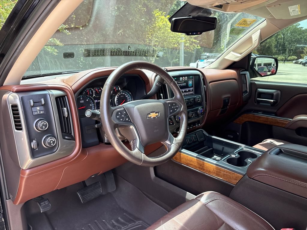 Used 2015 Chevrolet Silverado 1500 High Country w/ High Country Premium Package AWD/4WD image 4