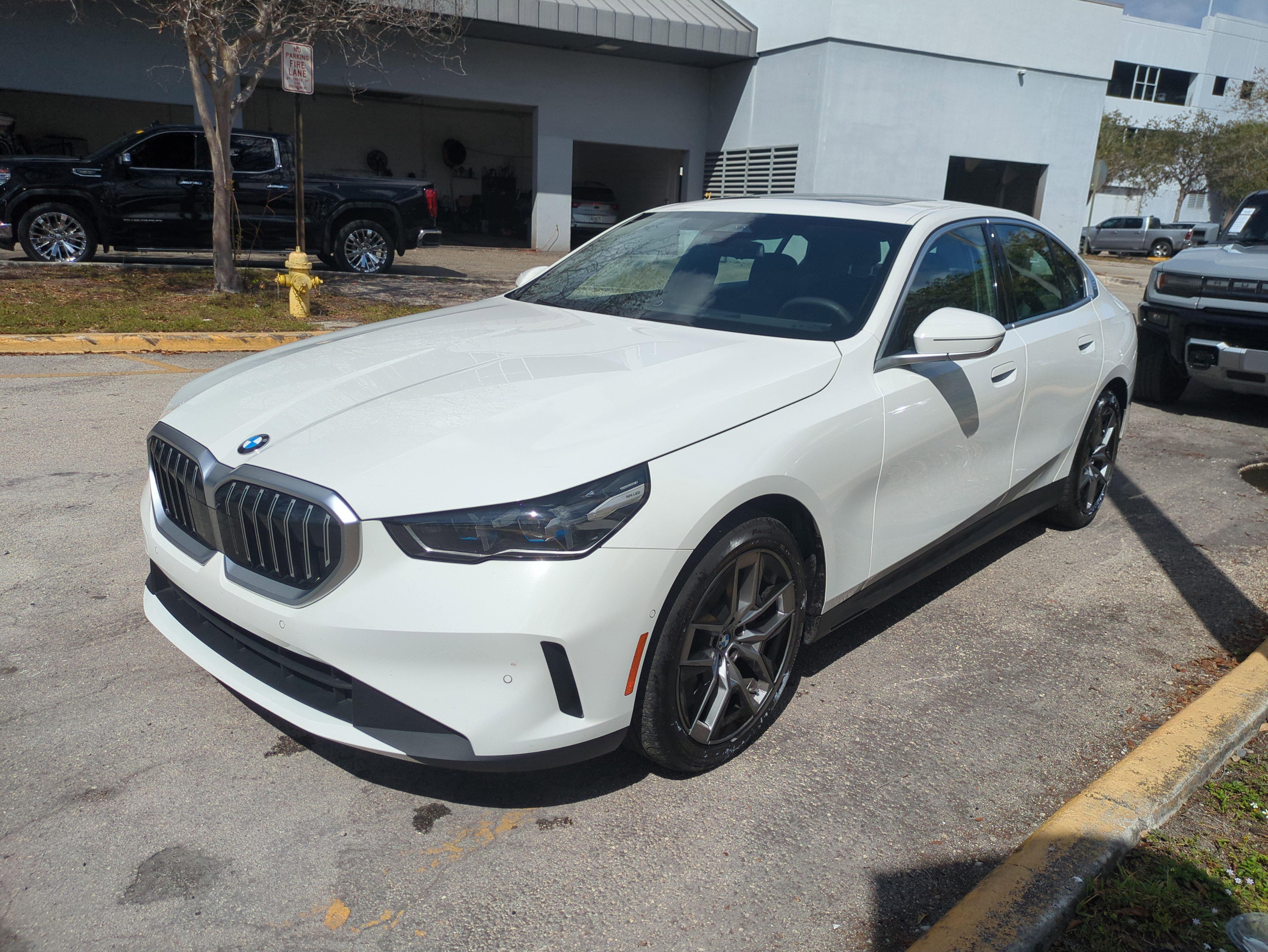Used 2026 BMW 530i image 9