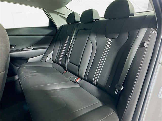 Certified 2025 Hyundai Elantra SEL image 11