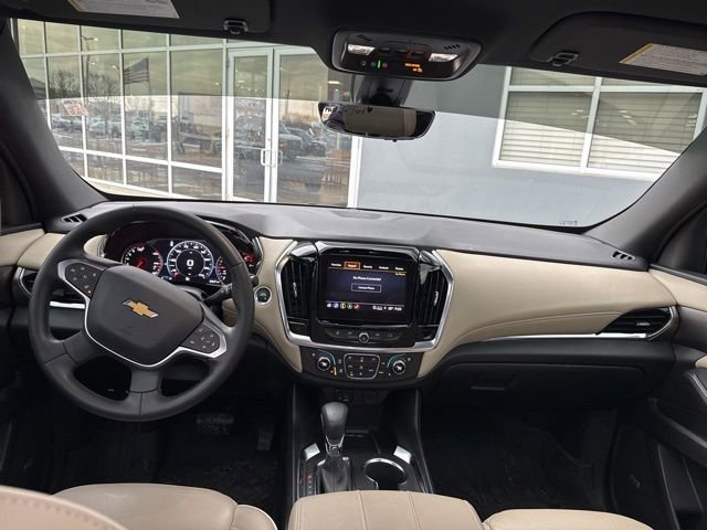 Used 2023 Chevrolet Traverse Premier image 32