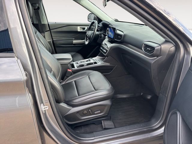 Certified 2022 Ford Explorer XLT w/ Equipment Group 202A AWD/4WD image 15