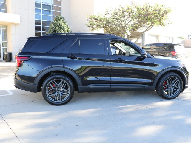 Used 2025 Ford Explorer ST w/ Sun And Sound Package AWD/4WD image 7