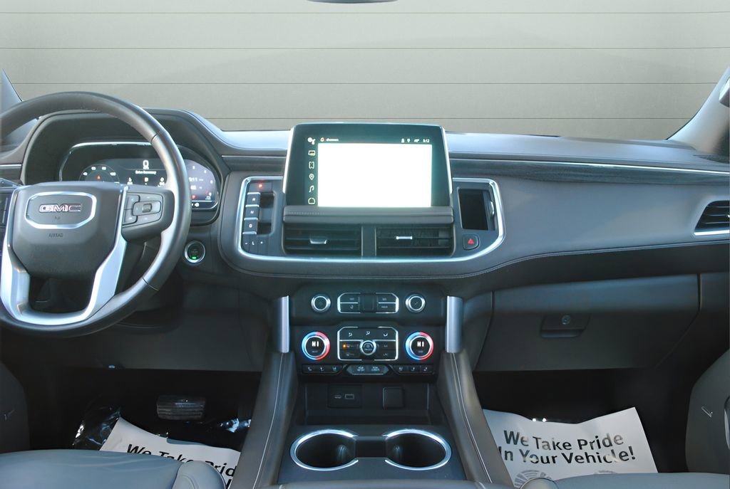 Used 2022 GMC Yukon SLT w/ SLT Premium Package image 14