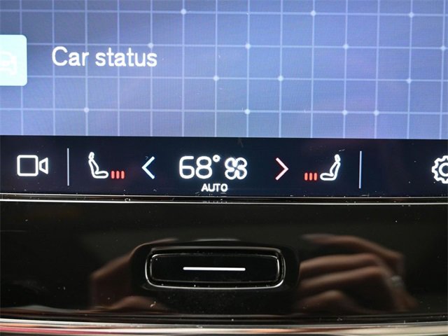 Used 2023 Volvo XC40 B5 Plus image 21