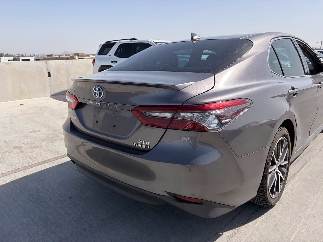 Used 2022 Toyota Camry XLE w/ Illuminated Package 3 (TMS) FWD image 4