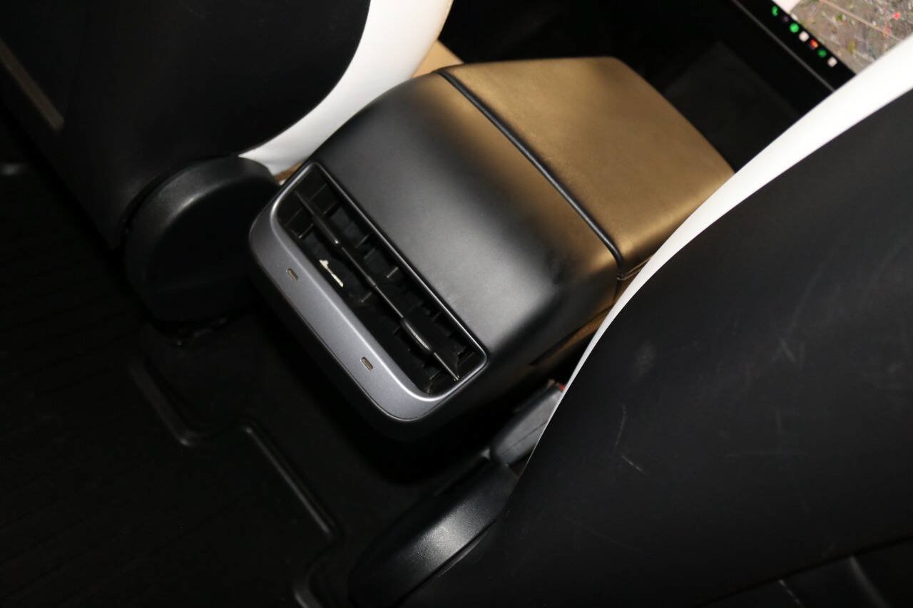 Used 2023 Tesla Model Y Long Range AWD/4WD image 62