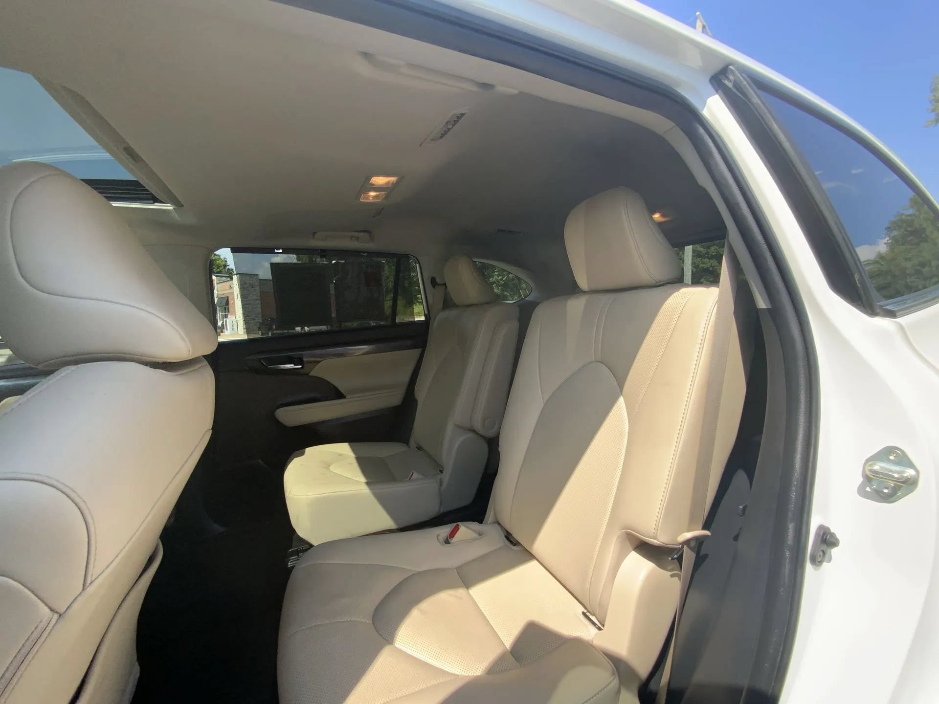 Used 2020 Toyota Highlander Limited AWD/4WD image 25