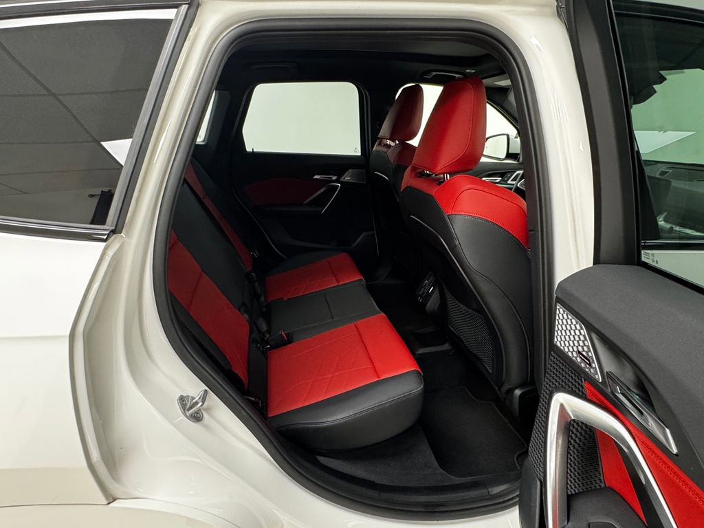 Used 2023 BMW X1 xDrive28i w/ Premium Package image 16