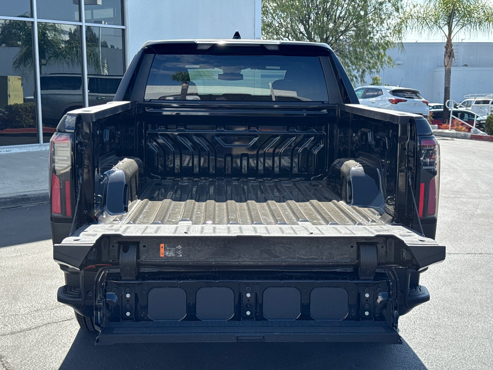 Certified 2026 GMC Sierra EV Elevation AWD/4WD image 9